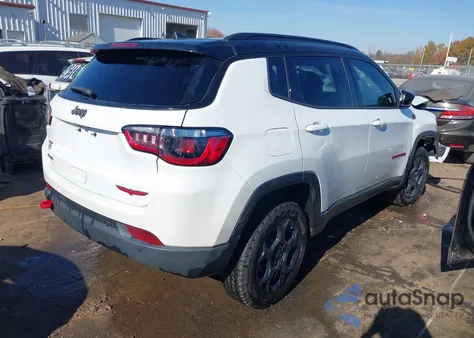 2023 Jeep Compass Trailhawk 4X4 z USA, uszkodzony, nr VIN 3C4NJDDN1PT505798